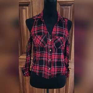 GBG Mirin Crop Cold Shoulder Top Size S